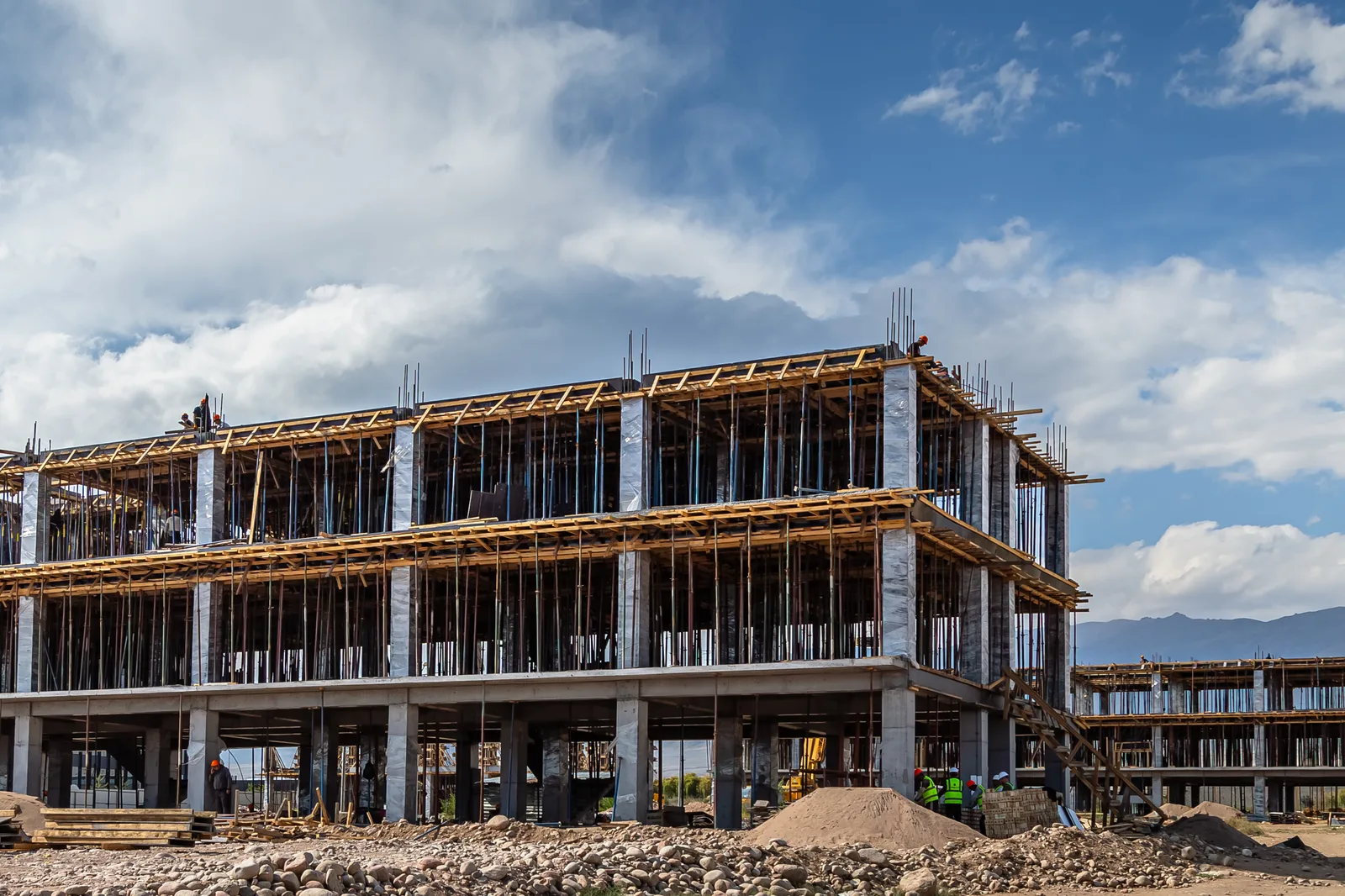 Ossature en béton d’un immeuble de bureaux du quartier d’affaires