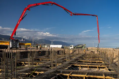 Construction of buildings in the Tamchy SFIT business district