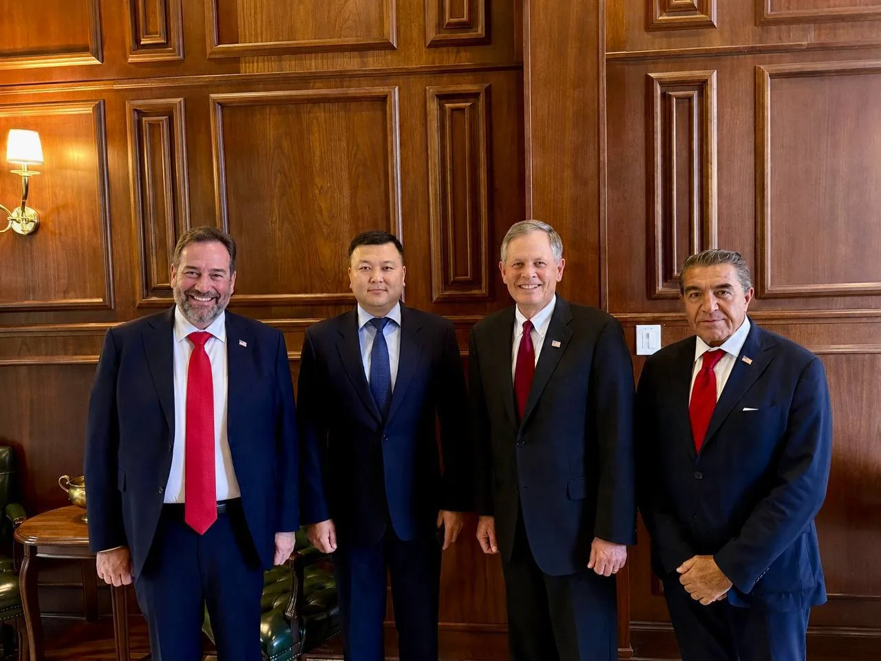 Le président du Conseil d’administration de la Tamchy SFIT a rencontré une délégation américaine de haut niveau