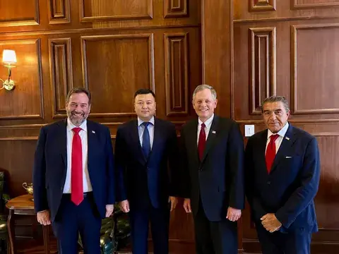 Le président du Conseil d’administration de la Tamchy SFIT a rencontré une délégation américaine de haut niveau